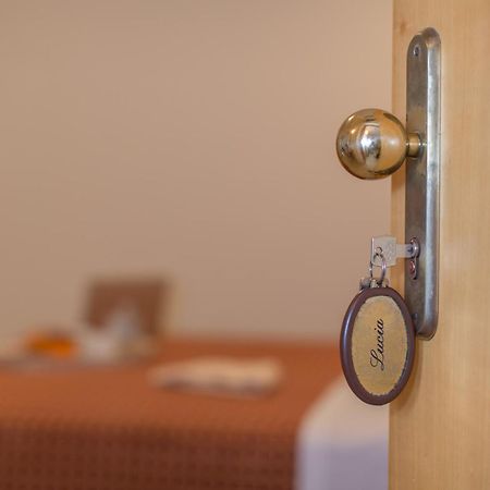 Ristorante Hotel Lucia - 100 Mt Dal Mare Giulianova Eksteriør bilde