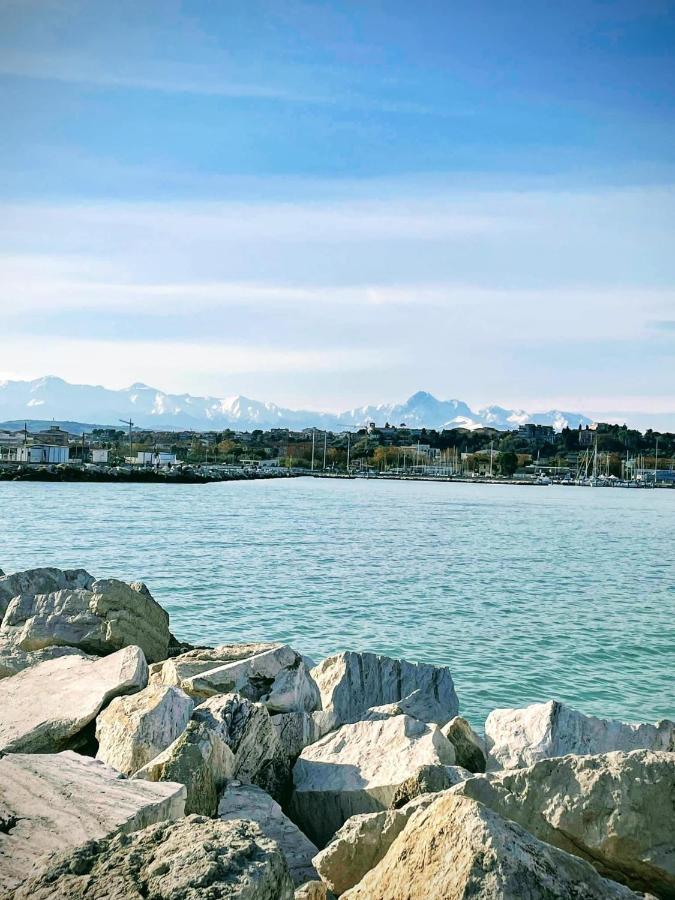 Ristorante Hotel Lucia - 100 Mt Dal Mare Giulianova Eksteriør bilde