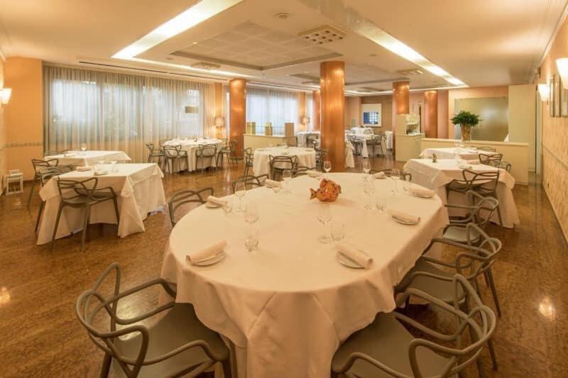 Ristorante Hotel Lucia - 100 Mt Dal Mare Giulianova Eksteriør bilde