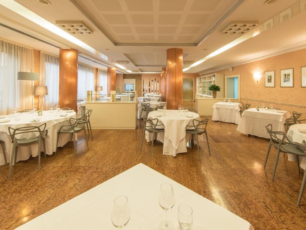 Ristorante Hotel Lucia - 100 Mt Dal Mare Giulianova Eksteriør bilde