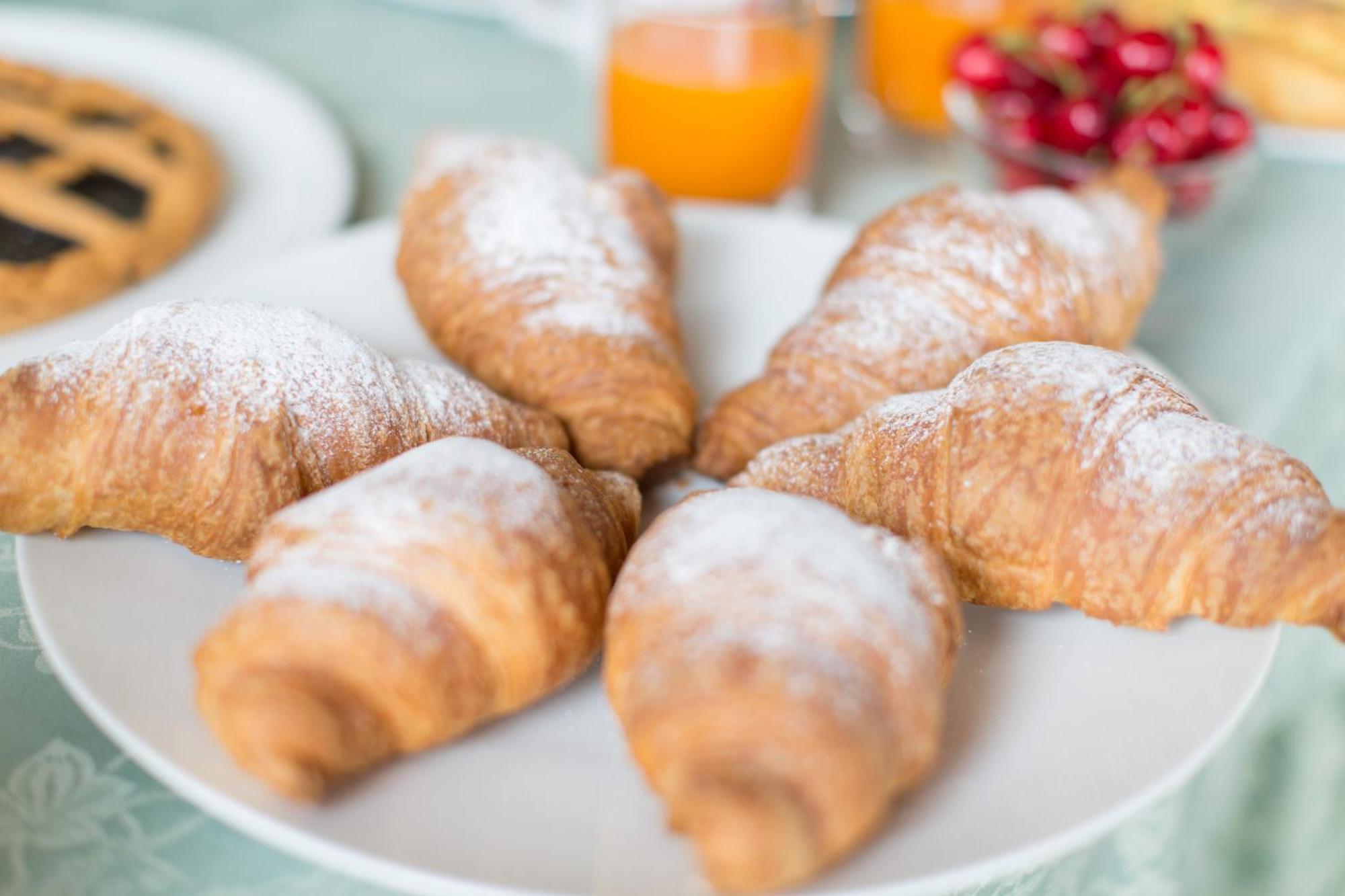 Ristorante Hotel Lucia - 100 Mt Dal Mare Giulianova Eksteriør bilde